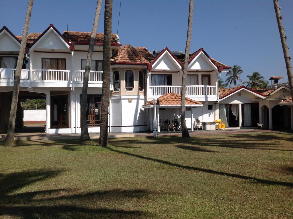 Ninnada Beach Hotel Marawila Exterior photo
