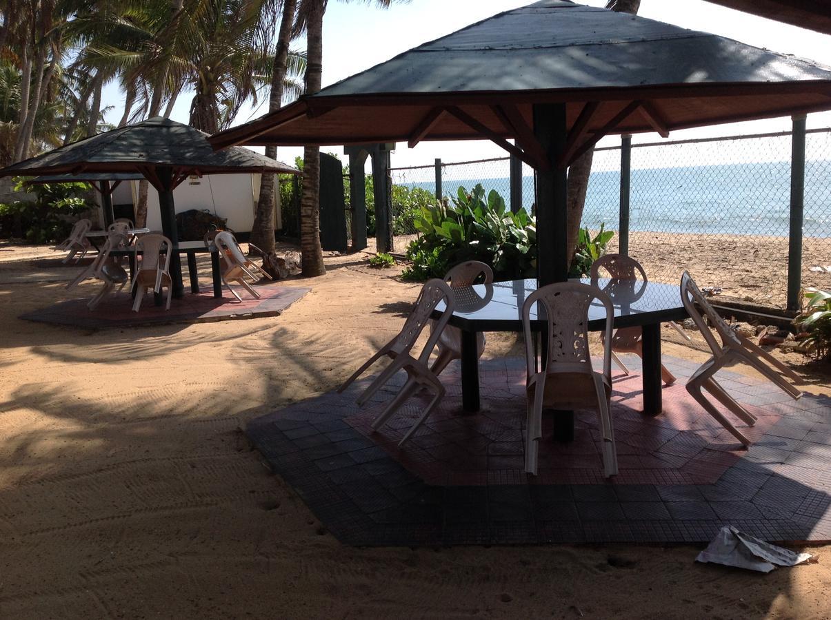 Ninnada Beach Hotel Marawila Exterior photo