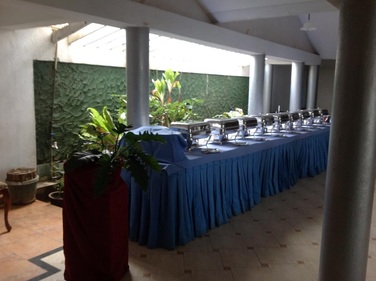 Ninnada Beach Hotel Marawila Exterior photo